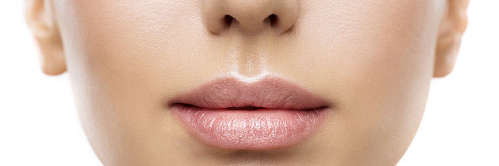 Lippenunterspritzung mit Hyaluronsäure